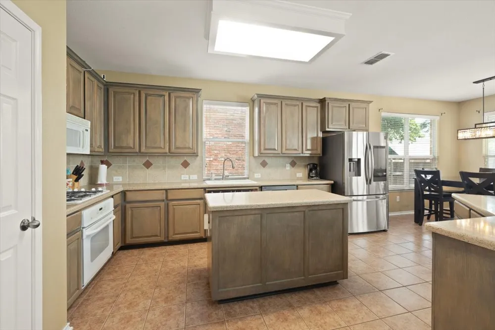 6705 Glade Drive Arlington, TX 76001