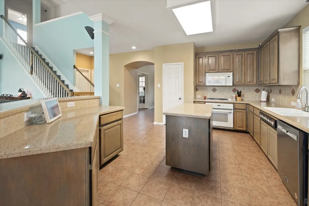 6705 Glade Drive Arlington, TX 76001