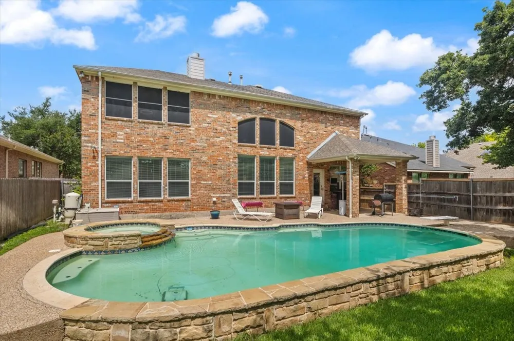 6705 Glade Drive Arlington, TX 76001