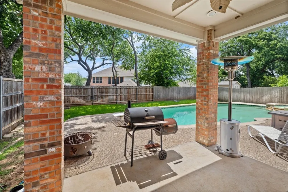 6705 Glade Drive Arlington, TX 76001