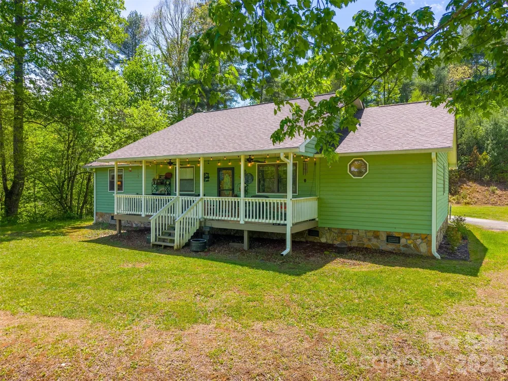 1364 Atoah Road Robbinsville, NC 28771