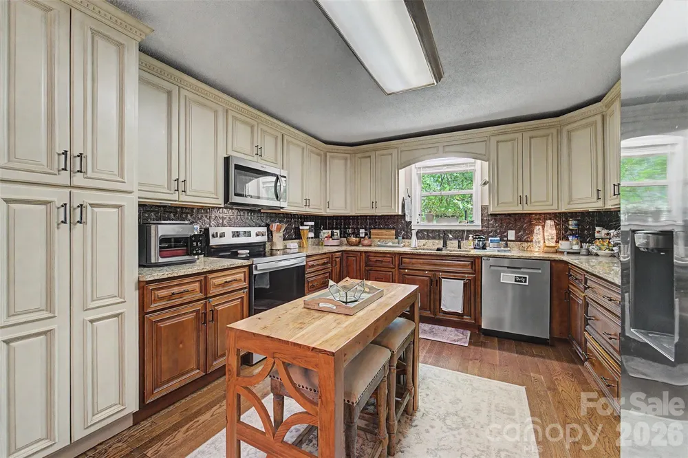 1364 Atoah Road Robbinsville, NC 28771