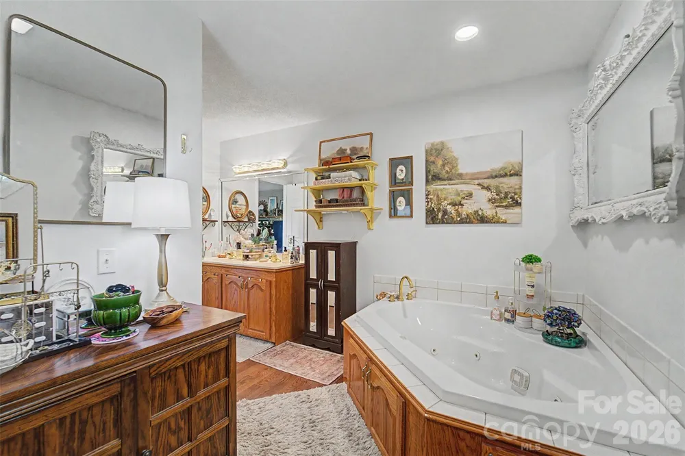1364 Atoah Road Robbinsville, NC 28771