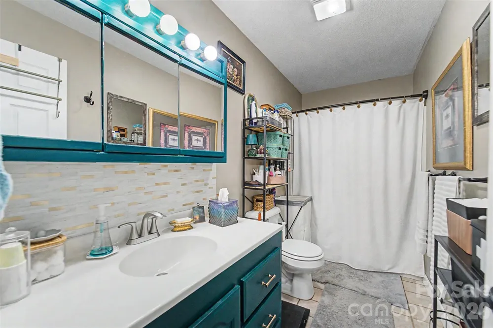 1364 Atoah Road Robbinsville, NC 28771