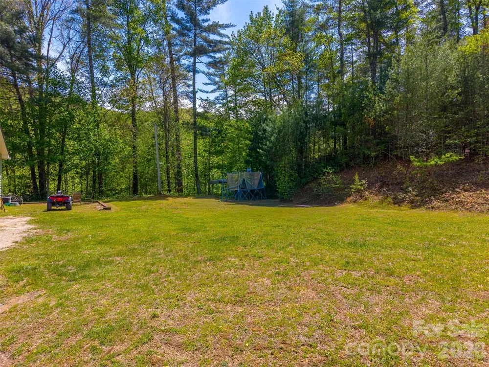 1364 Atoah Road Robbinsville, NC 28771