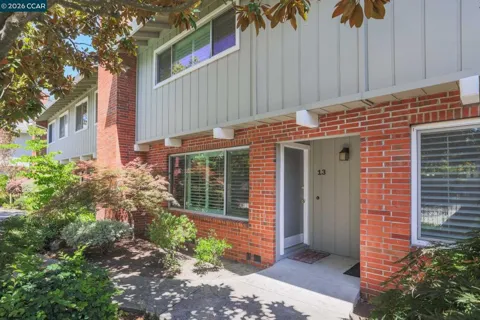 2135 Ascot Dr #13