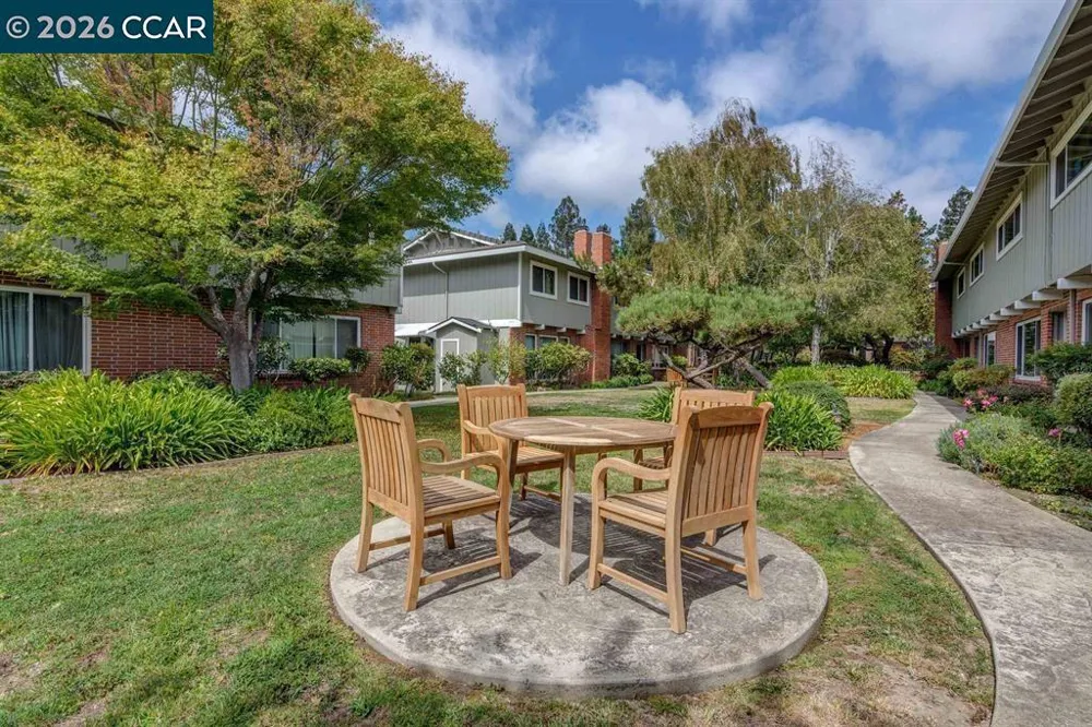 2135 Ascot Dr #13 Moraga, CA 94556