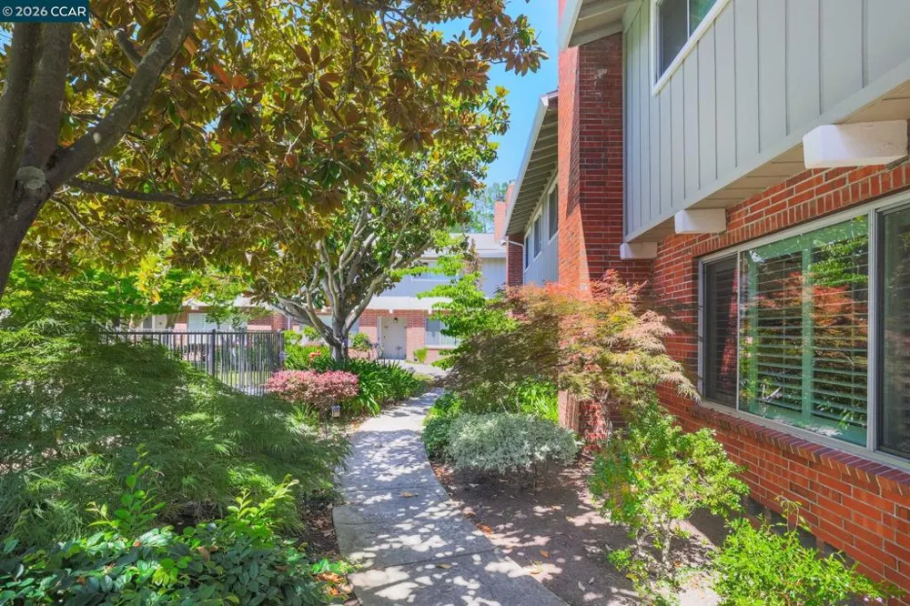 2135 Ascot Dr #13 Moraga, CA 94556