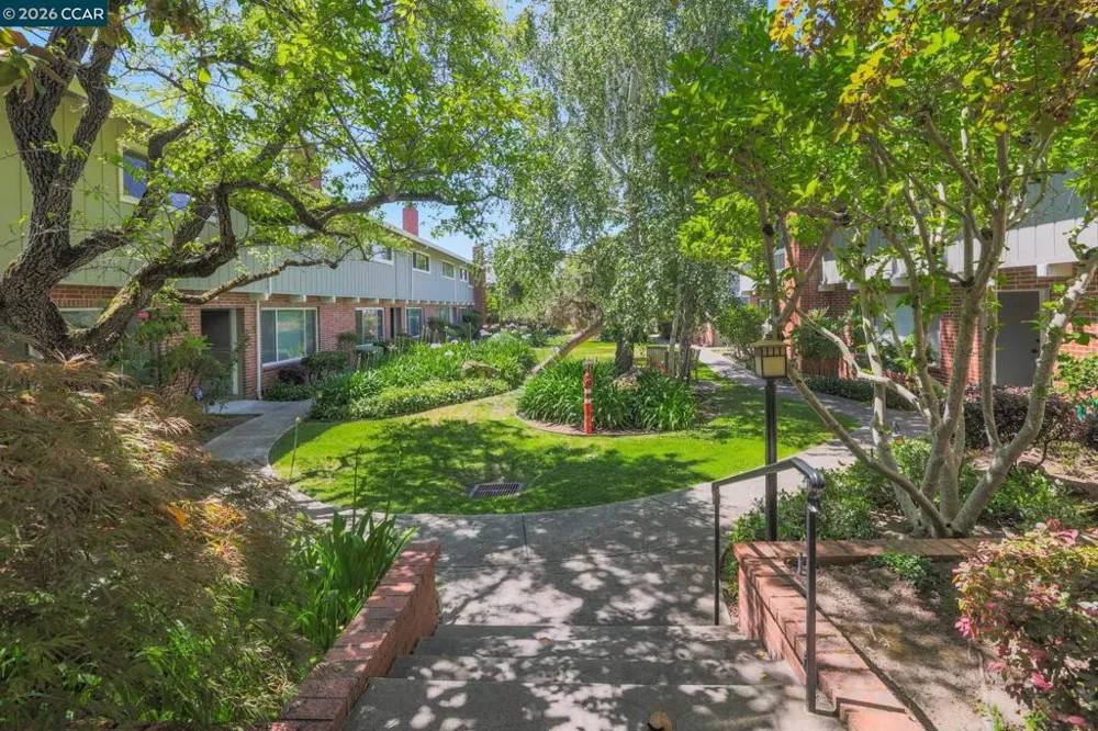 2135 Ascot Dr #13 Moraga, CA 94556