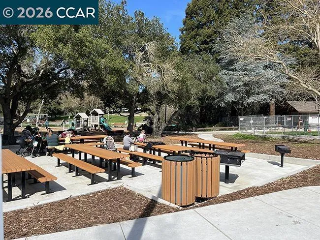 2135 Ascot Dr #13 Moraga, CA 94556