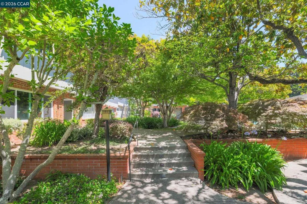 2135 Ascot Dr #13 Moraga, CA 94556