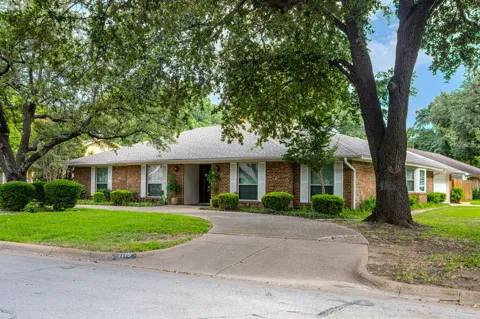 2110 Juanita Drive