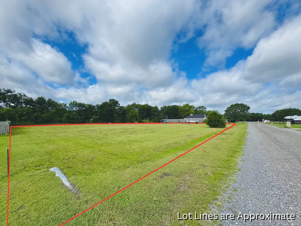271 County Road 4443 Trenton, TX 75490