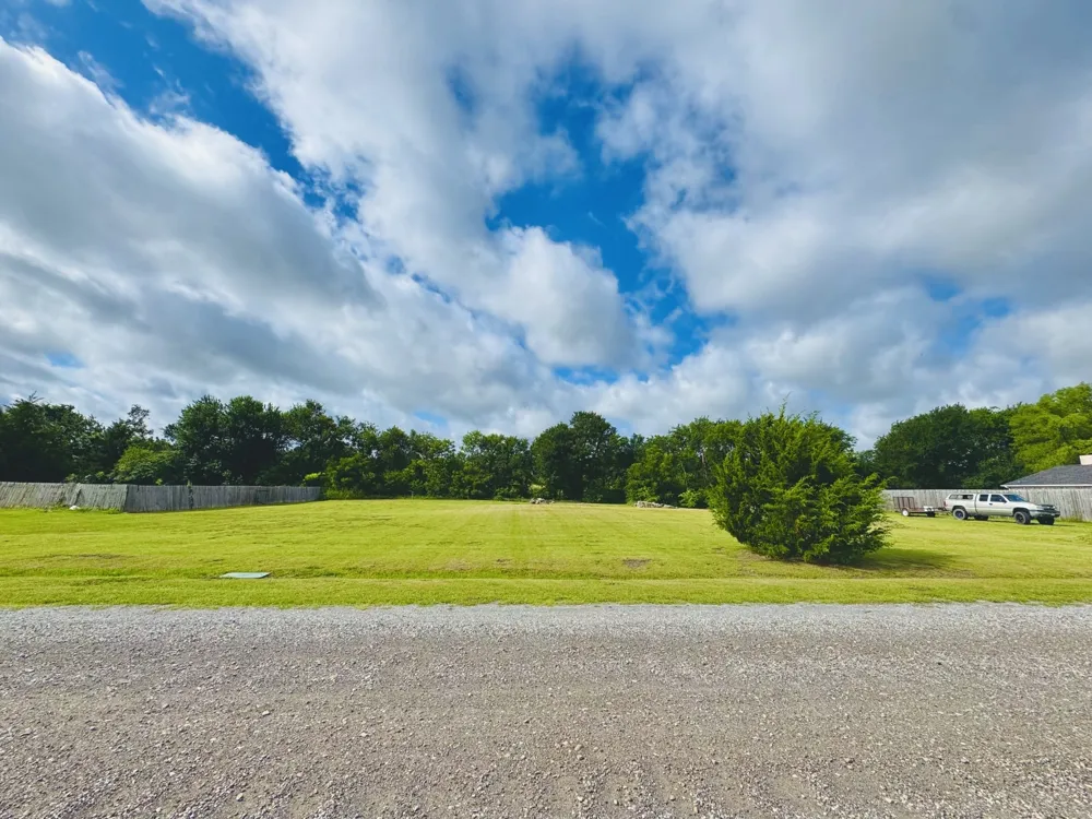 271 County Road 4443 Trenton, TX 75490
