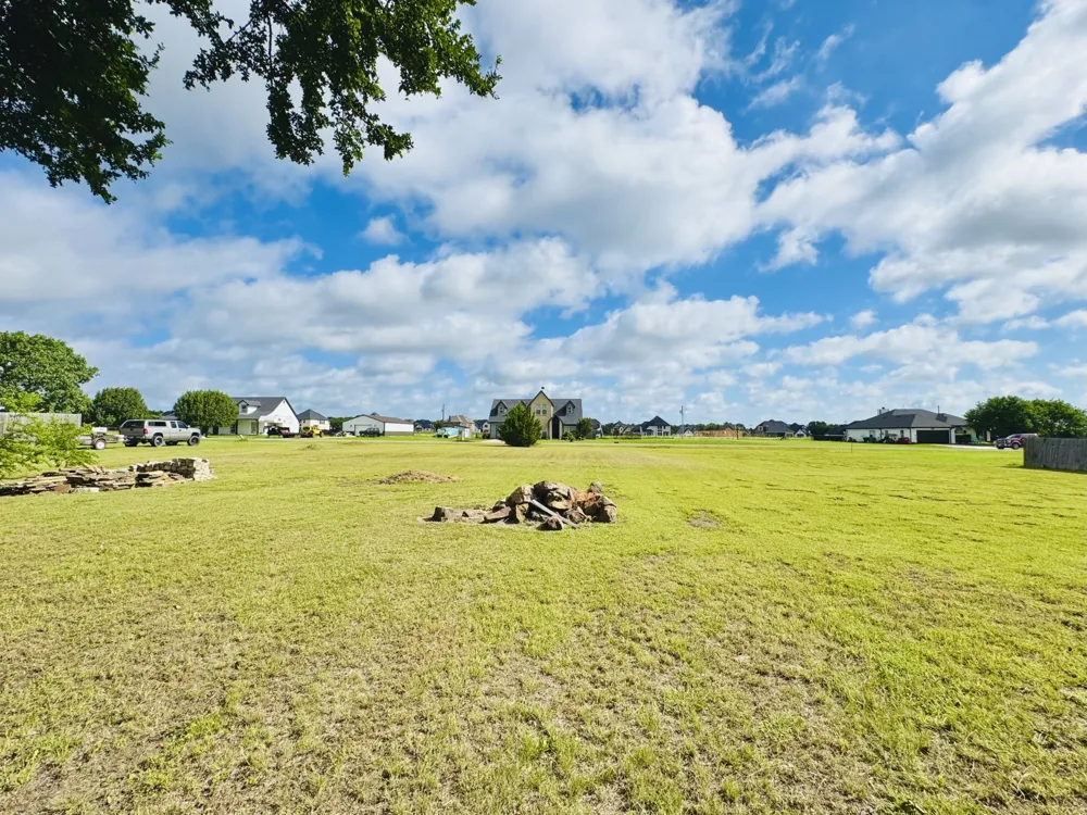 271 County Road 4443 Trenton, TX 75490