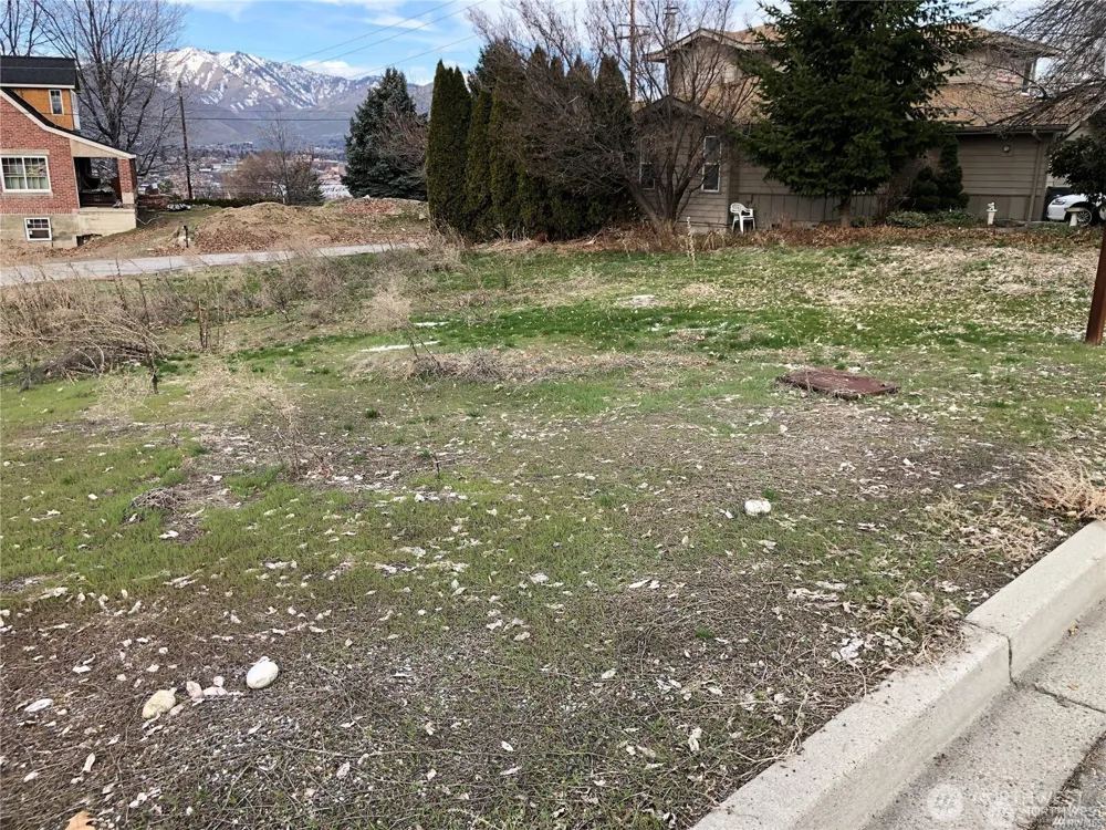 1084 Corum Circle East Wenatchee, WA 98802