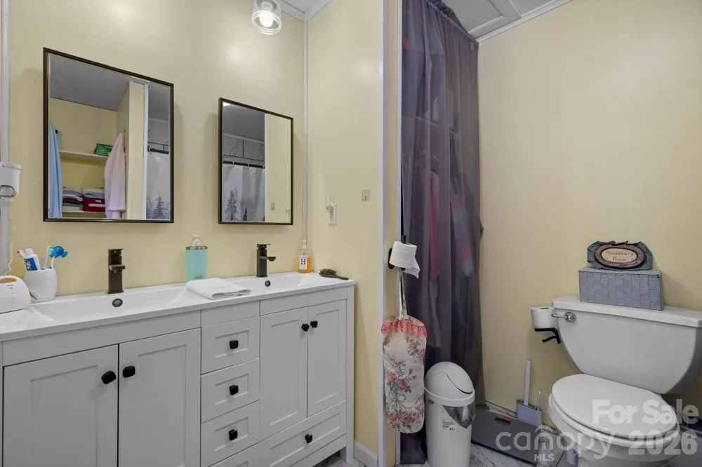 35 Glendale Drive Spruce Pine, NC 28777