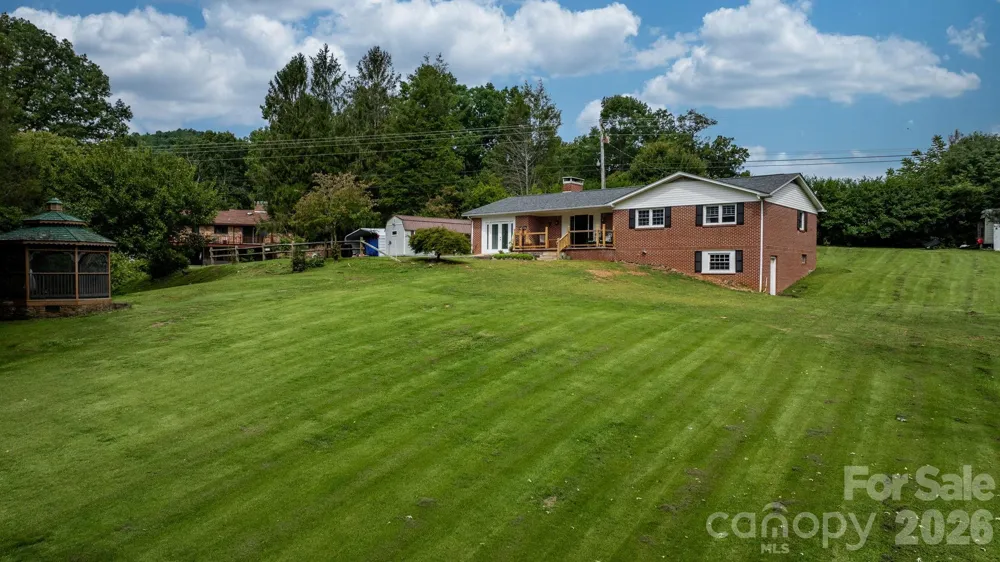 35 Glendale Drive Spruce Pine, NC 28777