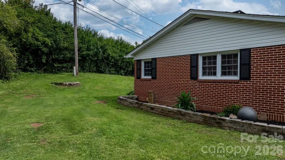 35 Glendale Drive Spruce Pine, NC 28777