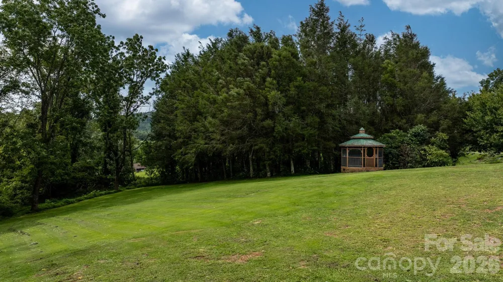 35 Glendale Drive Spruce Pine, NC 28777