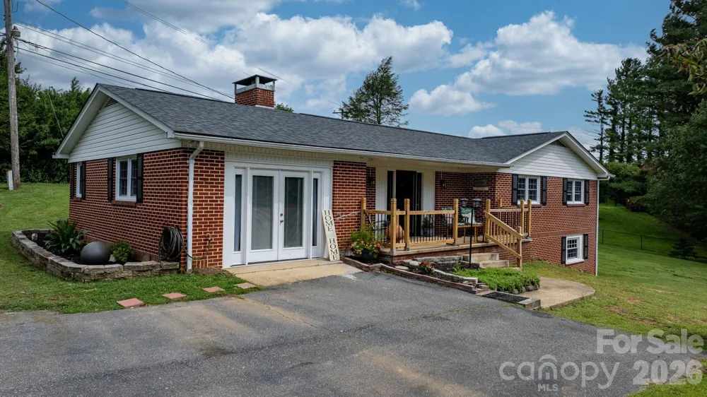 35 Glendale Drive Spruce Pine, NC 28777