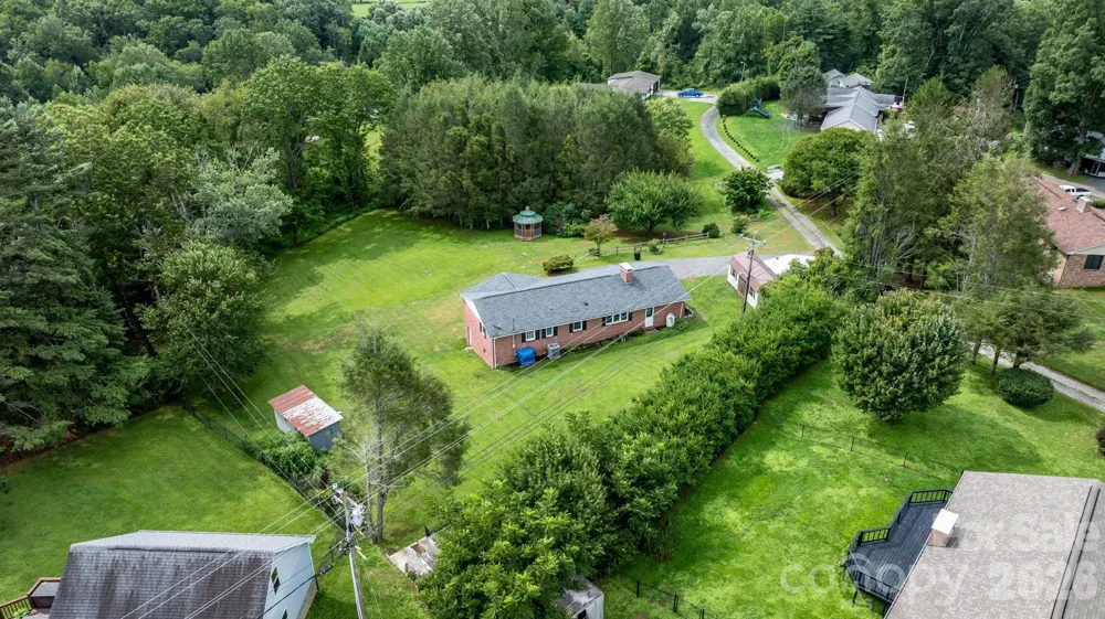 35 Glendale Drive Spruce Pine, NC 28777