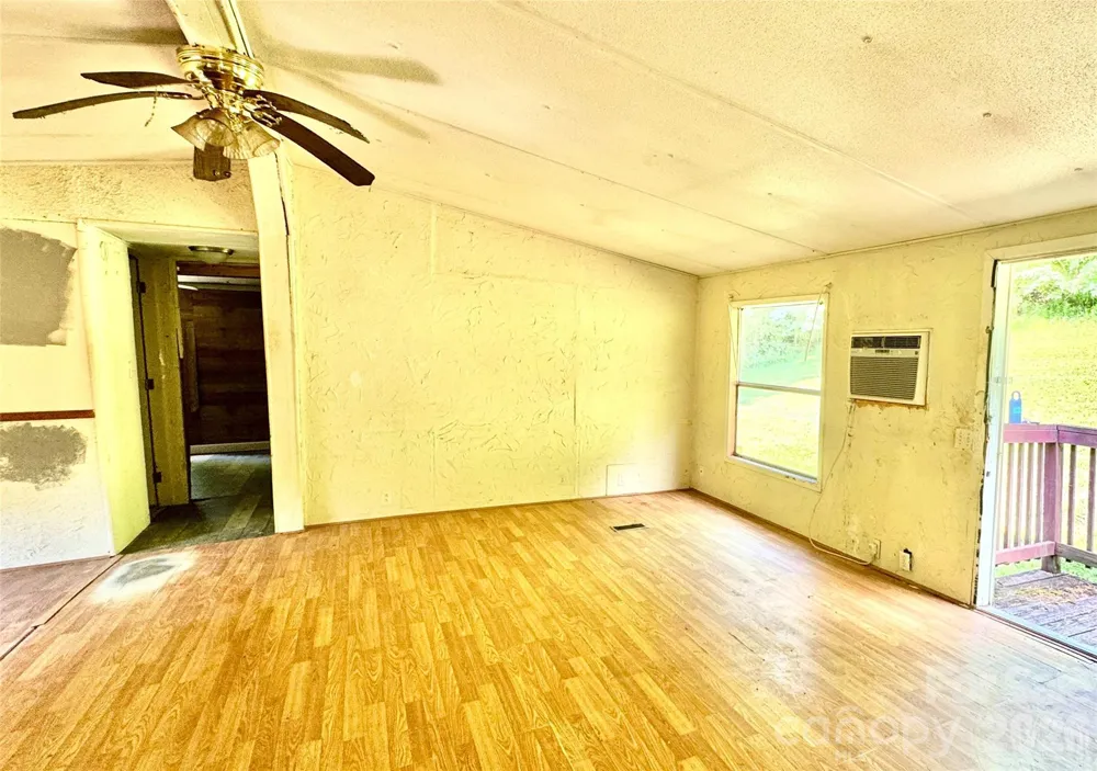 8 White Oak Drive Leicester, NC 28748