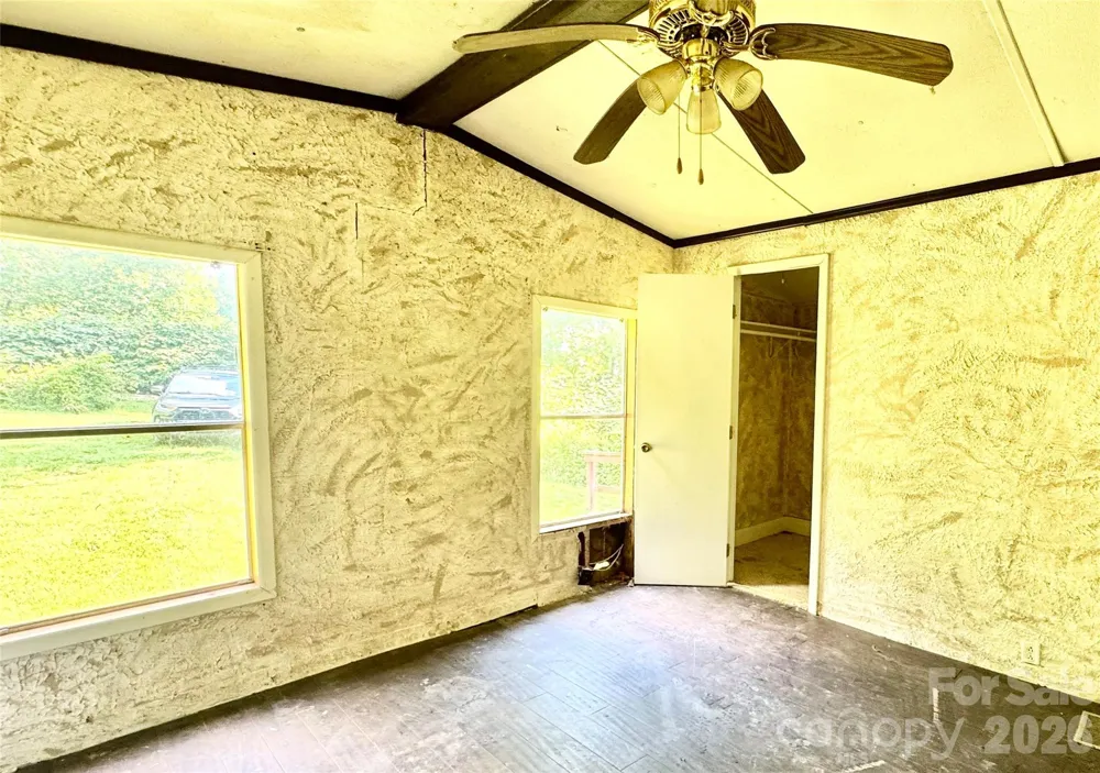 8 White Oak Drive Leicester, NC 28748