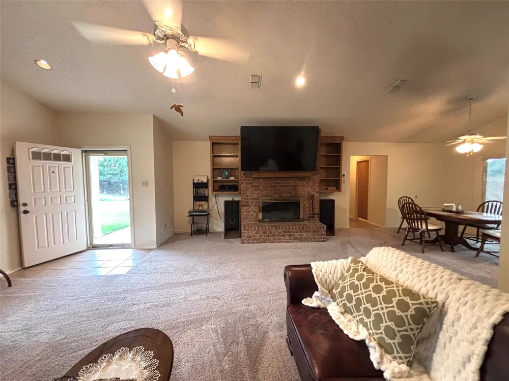 10725 Legg Drive Kemp, TX 75143