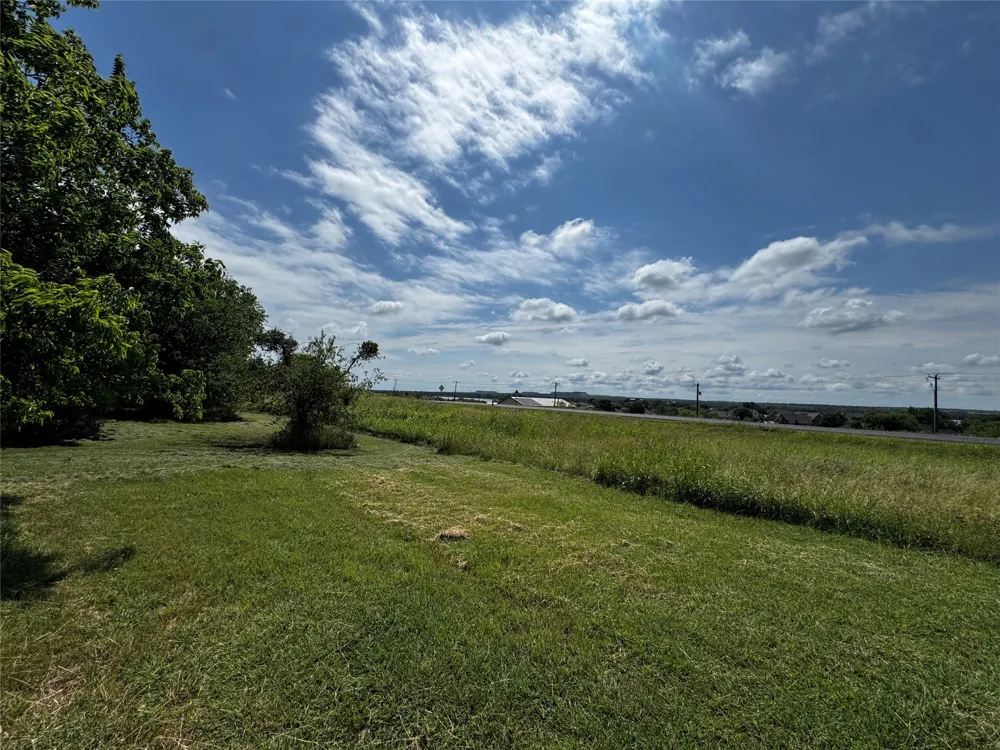 225 Half Moon Way Runaway Bay, TX 76426