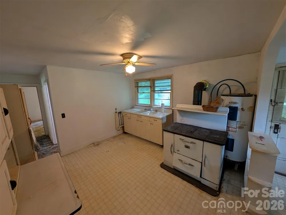 1327 NC 80 Highway Bakersville, NC 28705