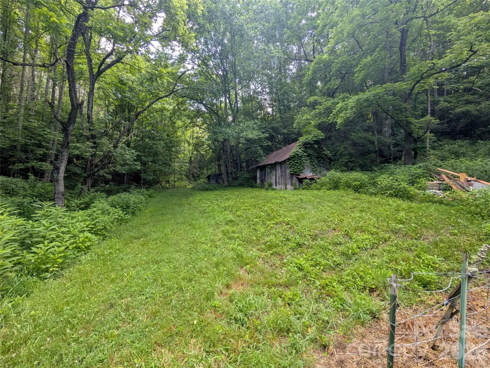 1327 NC 80 Highway Bakersville, NC 28705