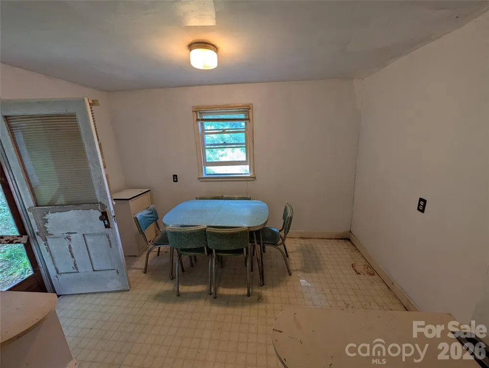 1327 NC 80 Highway Bakersville, NC 28705