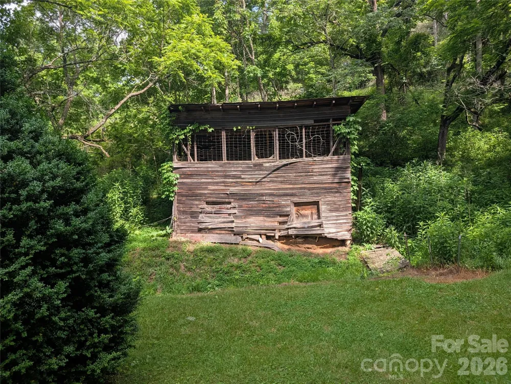 1327 NC 80 Highway Bakersville, NC 28705