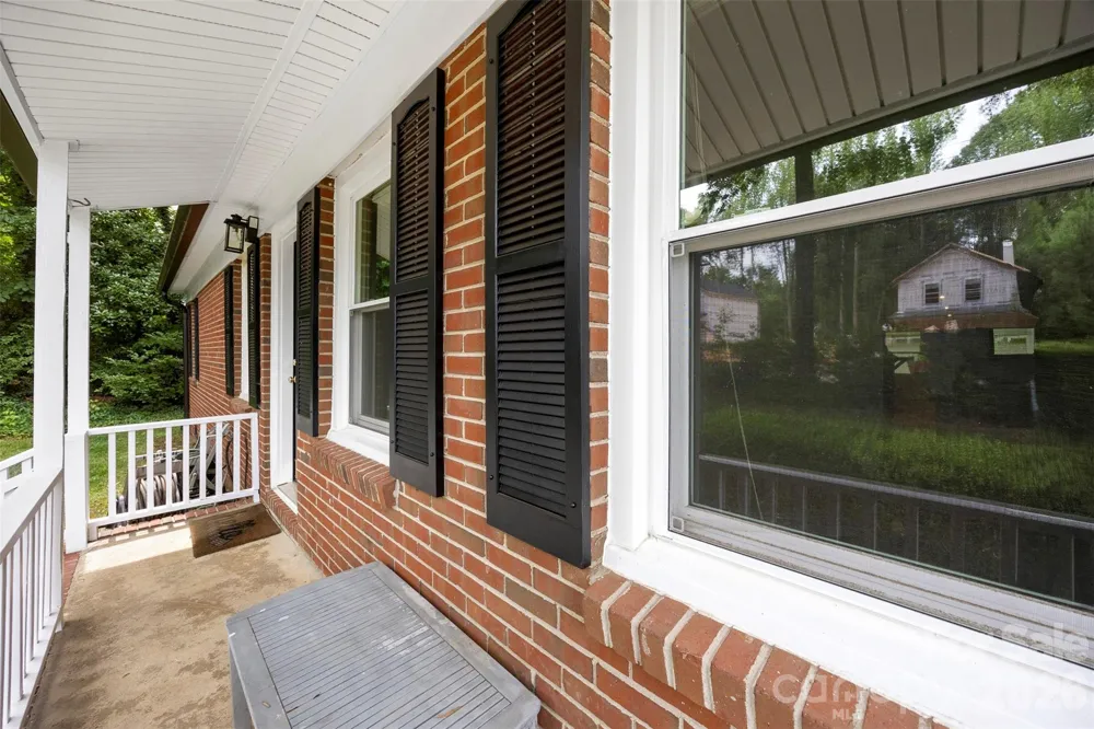 611 W Lewis Street Dallas, NC 28034