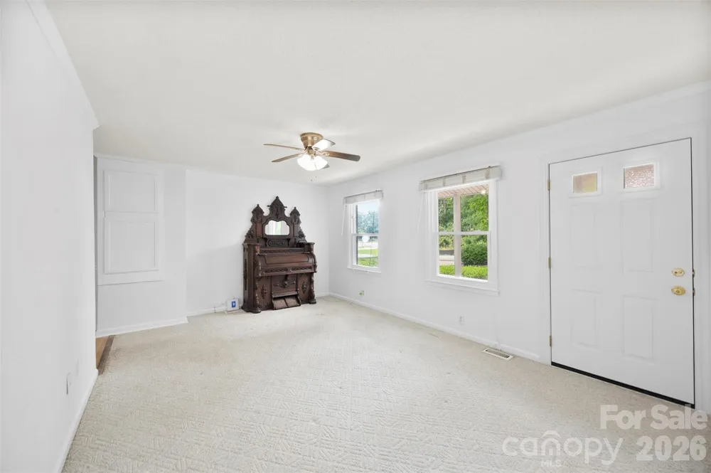 611 W Lewis Street Dallas, NC 28034