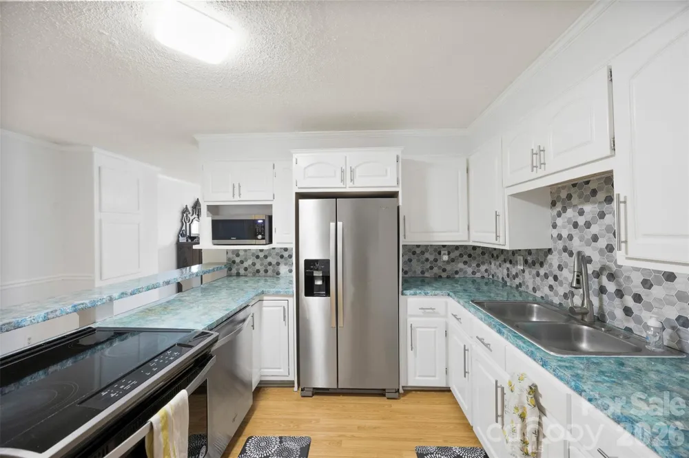 611 W Lewis Street Dallas, NC 28034