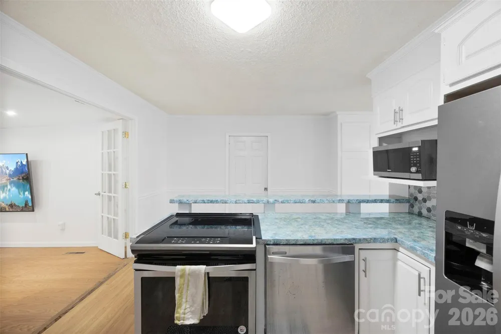 611 W Lewis Street Dallas, NC 28034