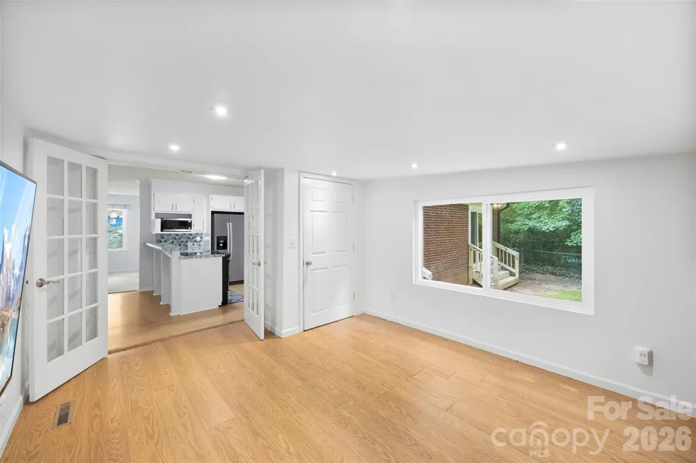 611 W Lewis Street Dallas, NC 28034