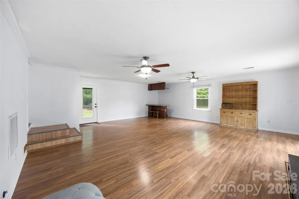 611 W Lewis Street Dallas, NC 28034