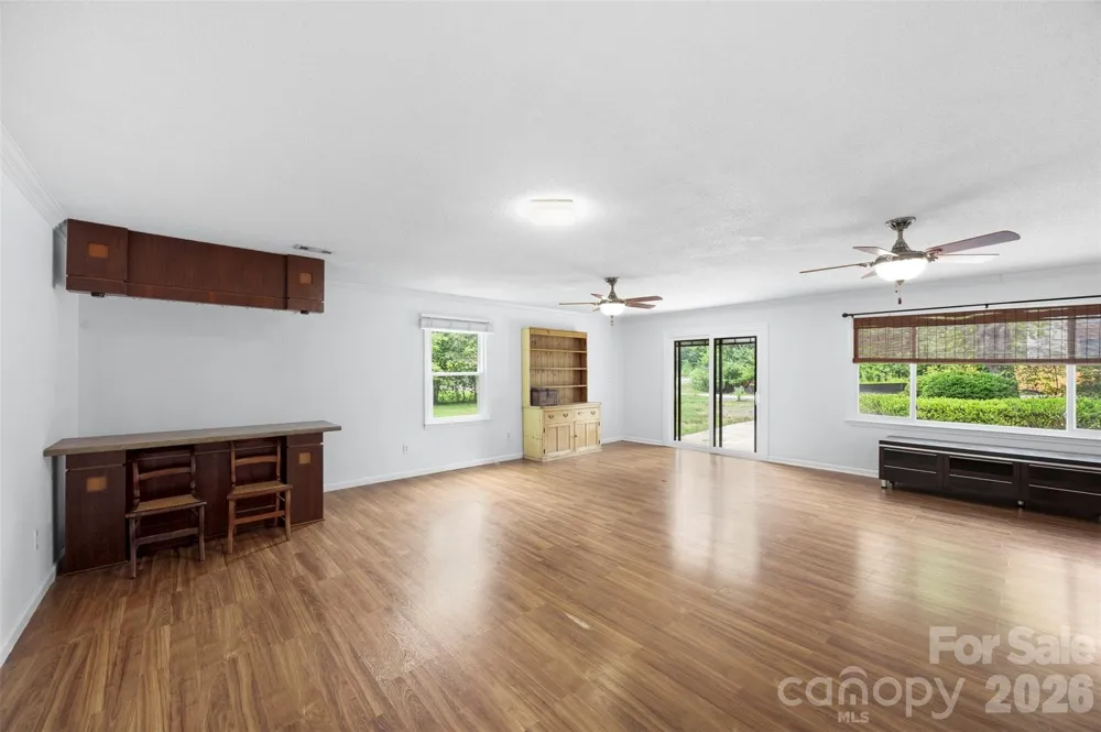 611 W Lewis Street Dallas, NC 28034