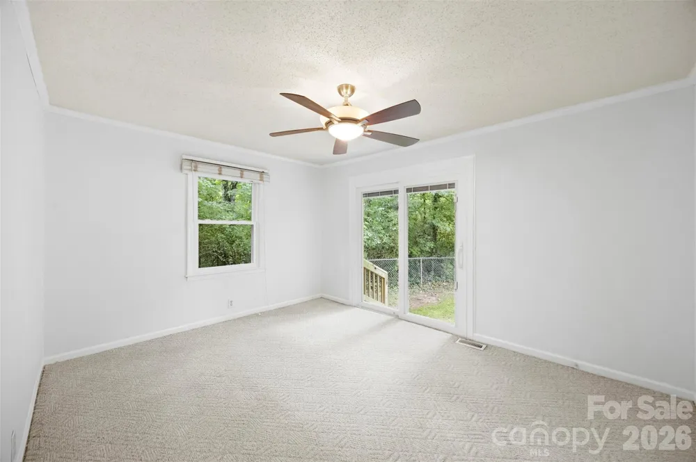 611 W Lewis Street Dallas, NC 28034