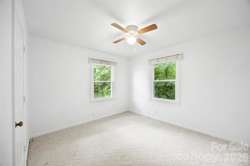 611 W Lewis Street Dallas, NC 28034