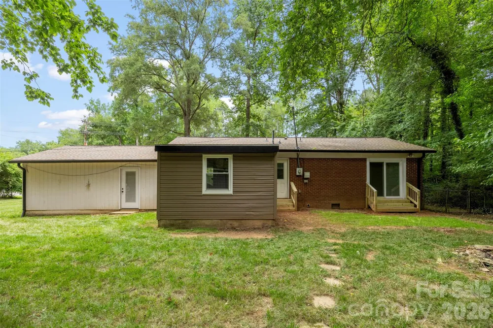 611 W Lewis Street Dallas, NC 28034