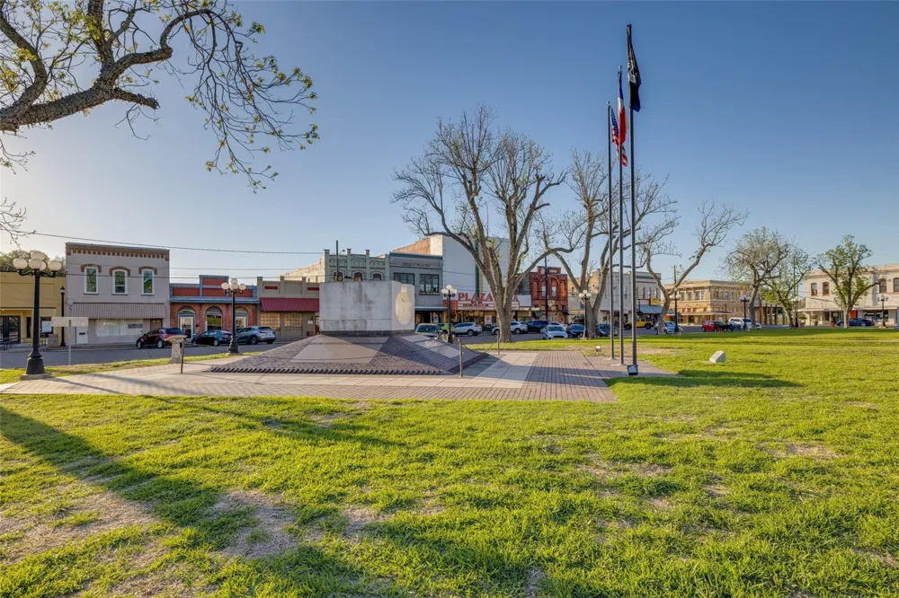 108 Stran Street Wharton, TX 77488