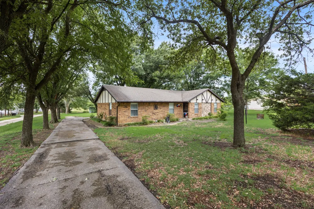 235 Eugene Lane Nevada, TX 75173