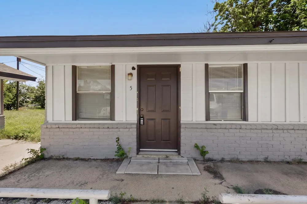 1585 Mill Street Lewisville, TX 75057