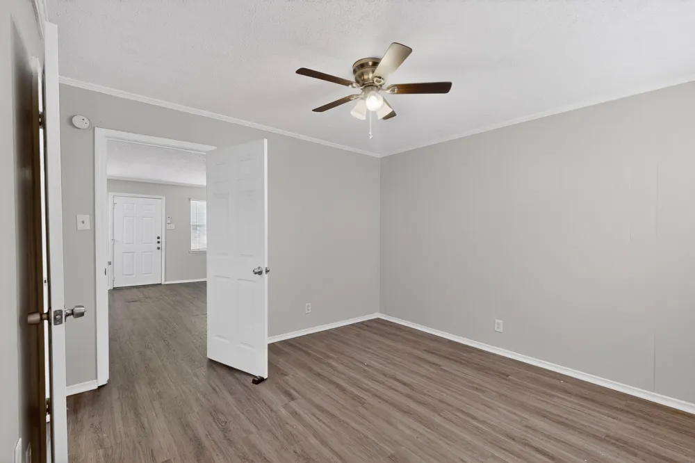 1585 Mill Street Lewisville, TX 75057