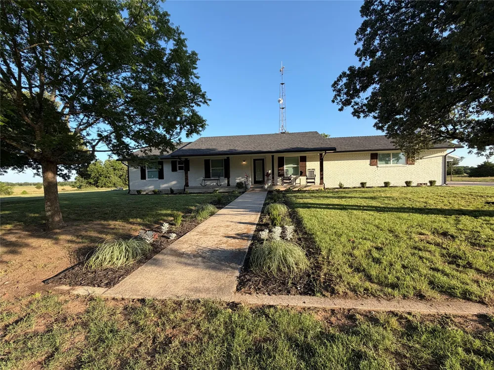1306 Mcdaniel Street Callisburg, TX 76240