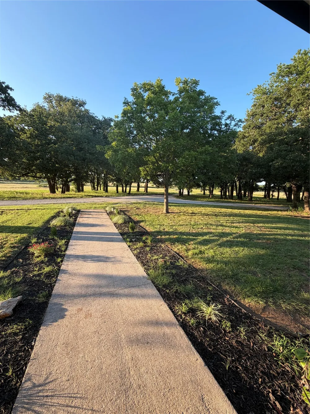 1306 Mcdaniel Street Callisburg, TX 76240
